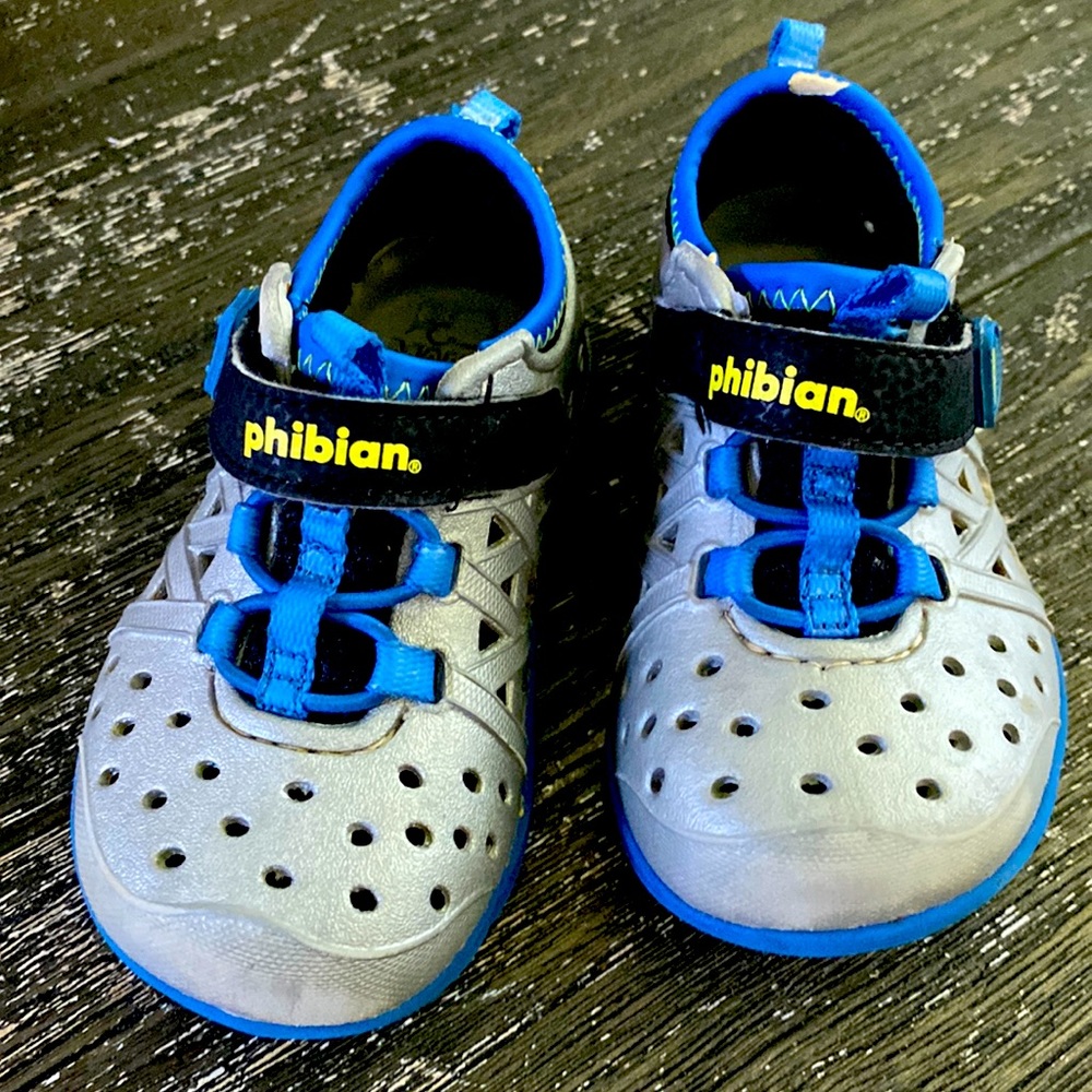 Stride rite phibian water shoes